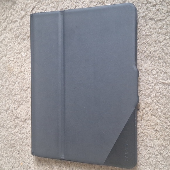 iPad Accessories Bundle -Targus Case, Roo Strap And iPad Empty Box - Picture 8 of 12